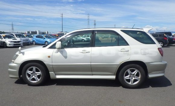 Buy Used Toyota Harrier White Car in Port Moresby in National Capital District Buy Used Toyota Harrier White Car in Port Moresby in National Capital District