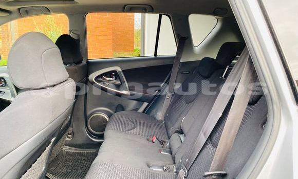 Acheter Occasion Voiture Toyota RAV4 Gris à Aiamback, Western (Fly) Acheter Occasion Voiture Toyota RAV4 Gris à Aiamback, Western (Fly)