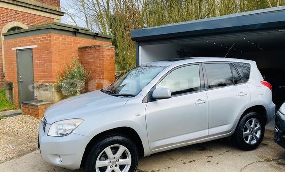 Acheter Occasion Voiture Toyota RAV4 Gris à Aiamback, Western (Fly) Acheter Occasion Voiture Toyota RAV4 Gris à Aiamback, Western (Fly)