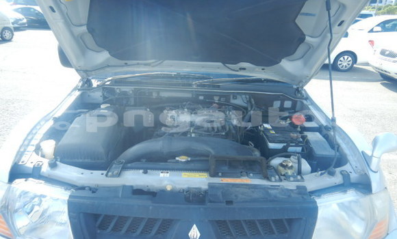 Buy Used Mitsubishi Pajero Silver Car in Port Moresby in National Capital District Buy Used Mitsubishi Pajero Silver Car in Port Moresby in National Capital District