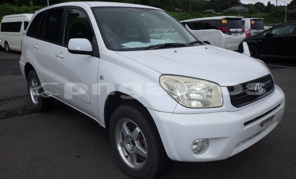 Buy Used Toyota RAV4 White Car in Port Moresby in National Capital District Buy Used Toyota RAV4 White Car in Port Moresby in National Capital District