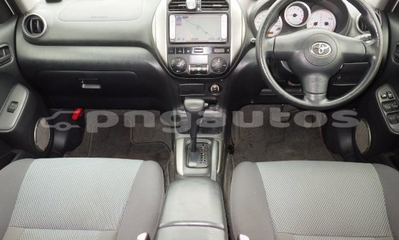Buy Used Toyota RAV4 White Car in Port Moresby in National Capital District Buy Used Toyota RAV4 White Car in Port Moresby in National Capital District