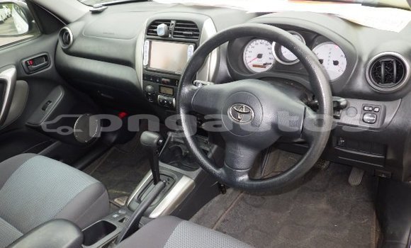 Buy Used Toyota RAV4 White Car in Port Moresby in National Capital District Buy Used Toyota RAV4 White Car in Port Moresby in National Capital District