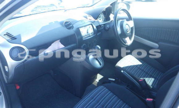 Acheter Occasion Voiture Mazda Demio Gris à Port Moresby, National Capital District Acheter Occasion Voiture Mazda Demio Gris à Port Moresby, National Capital District