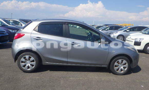 Acheter Occasion Voiture Mazda Demio Gris à Port Moresby, National Capital District Acheter Occasion Voiture Mazda Demio Gris à Port Moresby, National Capital District