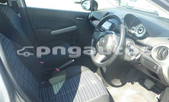 Acheter Occasion Voiture Mazda Demio Gris à Port Moresby, National Capital District Acheter Occasion Voiture Mazda Demio Gris à Port Moresby, National Capital District