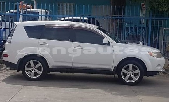 Buy Used Mitsubishi Outlander Silver Car in Port Moresby in National Capital District Buy Used Mitsubishi Outlander Silver Car in Port Moresby in National Capital District