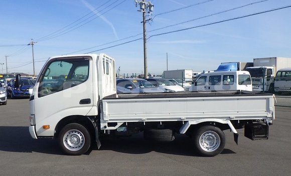 Buy Used Toyota LITEACE White Truck in Port Moresby in National Capital District