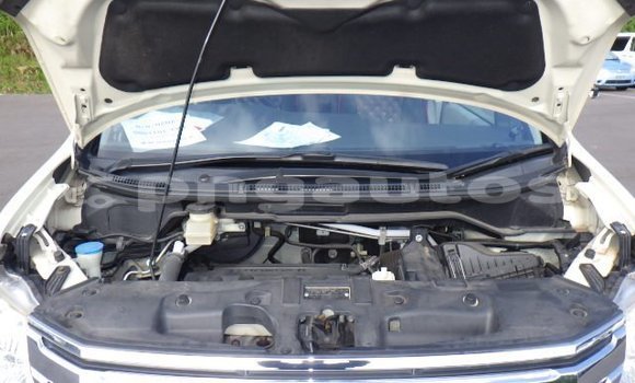 Buy Used Honda Stepwgn White Car in Port Moresby in National Capital District Buy Used Honda Stepwgn White Car in Port Moresby in National Capital District