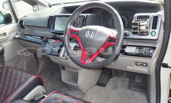 Buy Used Honda Stepwgn White Car in Port Moresby in National Capital District Buy Used Honda Stepwgn White Car in Port Moresby in National Capital District