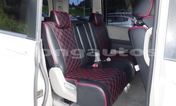 Buy Used Honda Stepwgn White Car in Port Moresby in National Capital District Buy Used Honda Stepwgn White Car in Port Moresby in National Capital District