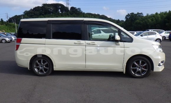 Buy Used Honda Stepwgn White Car in Port Moresby in National Capital District Buy Used Honda Stepwgn White Car in Port Moresby in National Capital District