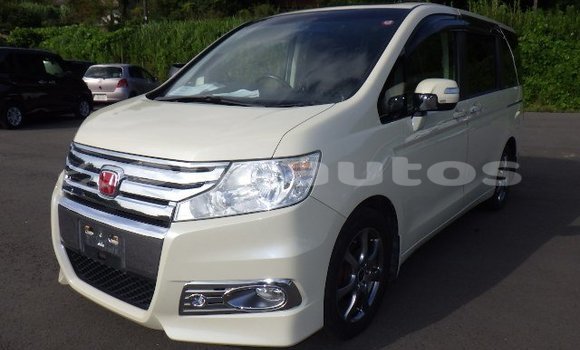 Buy Used Honda Stepwgn White Car in Port Moresby in National Capital District Buy Used Honda Stepwgn White Car in Port Moresby in National Capital District