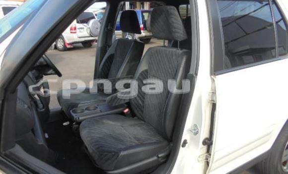 Buy Used Honda CRV White Car in Port Moresby in National Capital District Buy Used Honda CRV White Car in Port Moresby in National Capital District