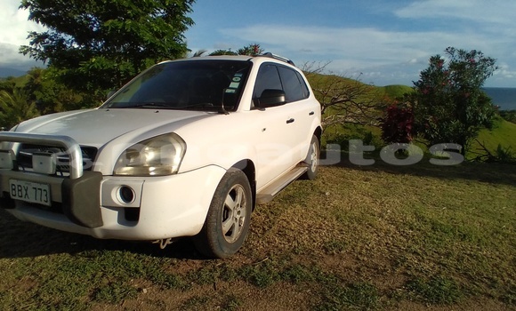 Buy Used Hyundai Tucson White Car in Port Moresby in National Capital District Buy Used Hyundai Tucson White Car in Port Moresby in National Capital District