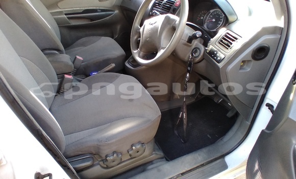 Buy Used Hyundai Tucson White Car in Port Moresby in National Capital District Buy Used Hyundai Tucson White Car in Port Moresby in National Capital District