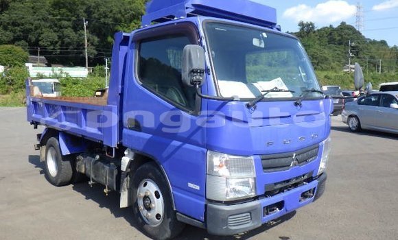 Buy Used Mitsubishi L400 Blue Truck in Port Moresby in National Capital District