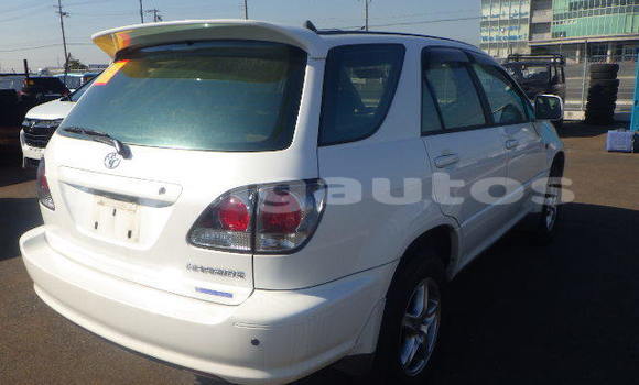 Buy Used Toyota Harrier White Car in Port Moresby in National Capital District Buy Used Toyota Harrier White Car in Port Moresby in National Capital District