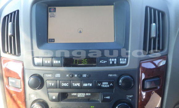 Buy Used Toyota Harrier White Car in Port Moresby in National Capital District Buy Used Toyota Harrier White Car in Port Moresby in National Capital District