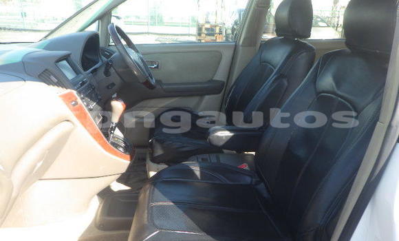 Buy Used Toyota Harrier White Car in Port Moresby in National Capital District Buy Used Toyota Harrier White Car in Port Moresby in National Capital District