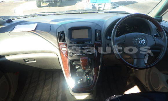 Buy Used Toyota Harrier White Car in Port Moresby in National Capital District Buy Used Toyota Harrier White Car in Port Moresby in National Capital District