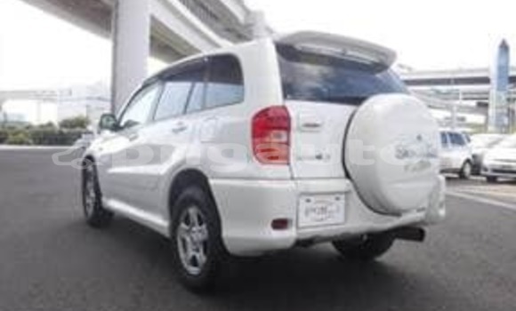 Acheter Occasion Voiture Toyota RAV4 Blanc à Port Moresby, National Capital District Acheter Occasion Voiture Toyota RAV4 Blanc à Port Moresby, National Capital District