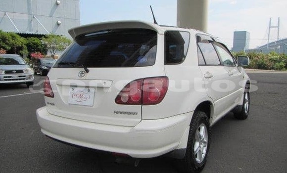 Acheter Occasion Voiture Toyota Harrier Blanc à Port Moresby, National Capital District Acheter Occasion Voiture Toyota Harrier Blanc à Port Moresby, National Capital District