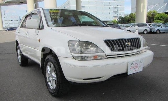 Acheter Occasion Voiture Toyota Harrier Blanc à Port Moresby, National Capital District Acheter Occasion Voiture Toyota Harrier Blanc à Port Moresby, National Capital District