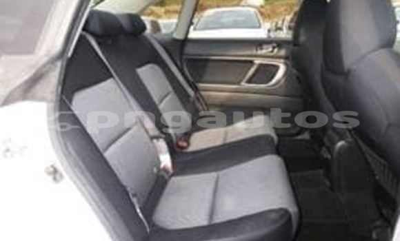 Acheter Occasion Voiture Subaru Legacy Blanc à Port Moresby, National Capital District Acheter Occasion Voiture Subaru Legacy Blanc à Port Moresby, National Capital District