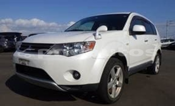 Buy Used Mitsubishi Outlander White Car in Port Moresby in National Capital District Buy Used Mitsubishi Outlander White Car in Port Moresby in National Capital District