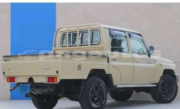 Buy Used Toyota Land Cruiser Beige Car in Goroka in Eastern Highlands Buy Used Toyota Land Cruiser Beige Car in Goroka in Eastern Highlands