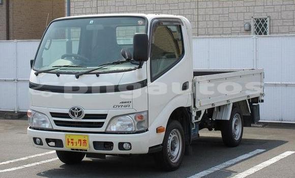 Buy Used Toyota Dyna White Car in Lae in Morobe Buy Used Toyota Dyna White Car in Lae in Morobe