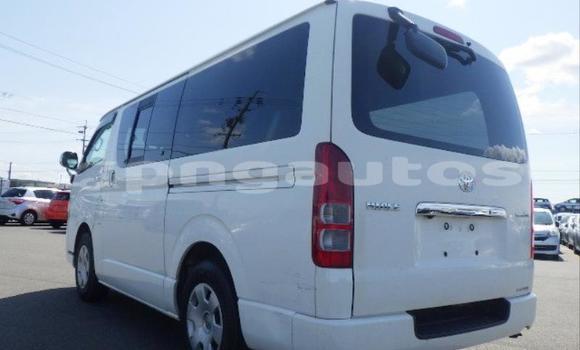 Buy Used Toyota Hiace White Car in Port Moresby in National Capital District Buy Used Toyota Hiace White Car in Port Moresby in National Capital District