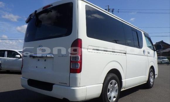 Buy Used Toyota Hiace White Car in Port Moresby in National Capital District Buy Used Toyota Hiace White Car in Port Moresby in National Capital District