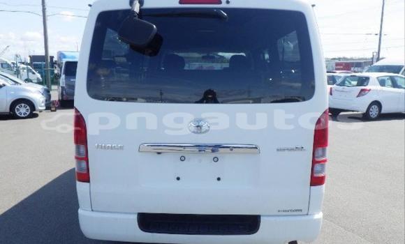 Buy Used Toyota Hiace White Car in Port Moresby in National Capital District Buy Used Toyota Hiace White Car in Port Moresby in National Capital District