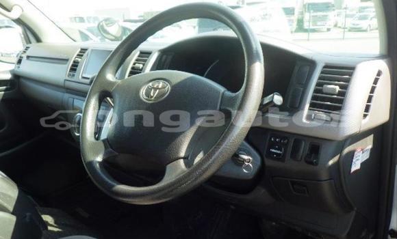 Buy Used Toyota Hiace White Car in Port Moresby in National Capital District Buy Used Toyota Hiace White Car in Port Moresby in National Capital District