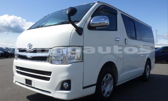 Buy Used Toyota Hiace White Car in Port Moresby in National Capital District Buy Used Toyota Hiace White Car in Port Moresby in National Capital District