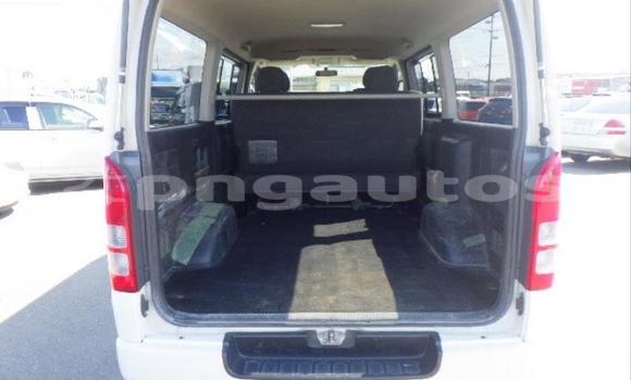Buy Used Toyota Hiace White Car in Port Moresby in National Capital District Buy Used Toyota Hiace White Car in Port Moresby in National Capital District