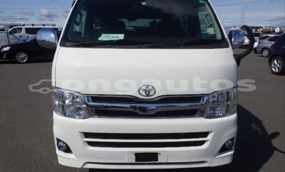 Buy Used Toyota Hiace White Car in Port Moresby in National Capital District Buy Used Toyota Hiace White Car in Port Moresby in National Capital District