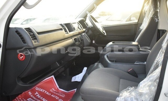 Buy Used Toyota Hiace White Car in Kaibola in Milne Bay Buy Used Toyota Hiace White Car in Kaibola in Milne Bay