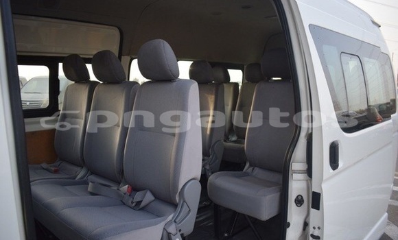 Buy Used Toyota Hiace White Car in Kaibola in Milne Bay Buy Used Toyota Hiace White Car in Kaibola in Milne Bay