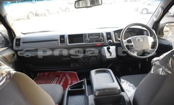 Buy Used Toyota Hiace White Car in Kaibola in Milne Bay Buy Used Toyota Hiace White Car in Kaibola in Milne Bay
