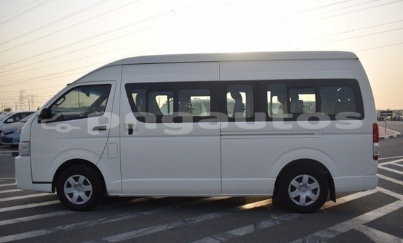 Buy Used Toyota Hiace White Car in Kaibola in Milne Bay Buy Used Toyota Hiace White Car in Kaibola in Milne Bay