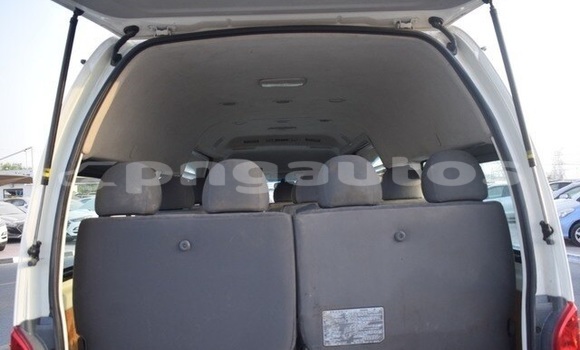 Buy Used Toyota Hiace White Car in Kaibola in Milne Bay Buy Used Toyota Hiace White Car in Kaibola in Milne Bay