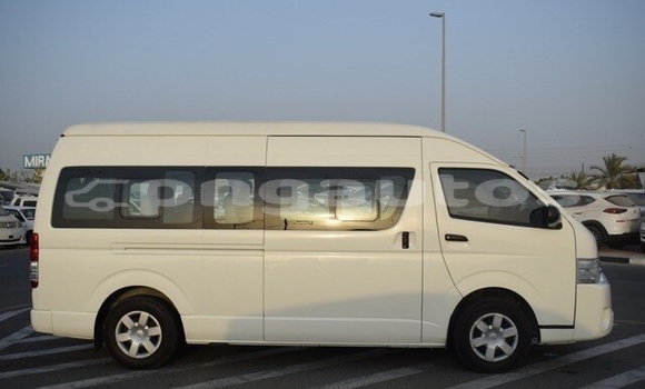 Buy Used Toyota Hiace White Car in Kaibola in Milne Bay Buy Used Toyota Hiace White Car in Kaibola in Milne Bay