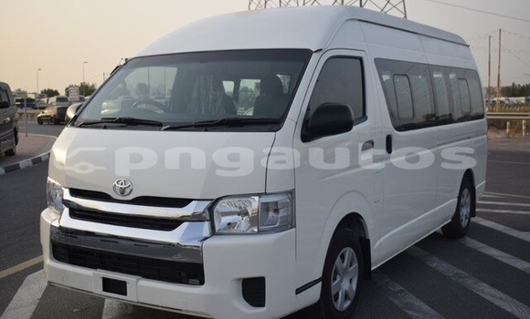 Buy Used Toyota Hiace White Car in Kaibola in Milne Bay Buy Used Toyota Hiace White Car in Kaibola in Milne Bay