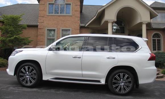 Buy Used Lexus LX 570 White Car in Finschhafen in Morobe Buy Used Lexus LX 570 White Car in Finschhafen in Morobe