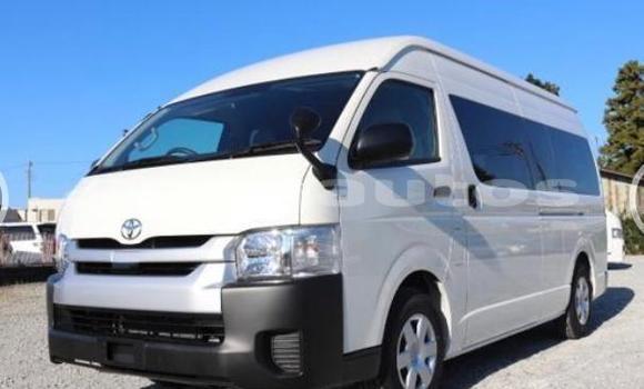 Buy Used Toyota Hiace White Car in Port Moresby in National Capital District Buy Used Toyota Hiace White Car in Port Moresby in National Capital District