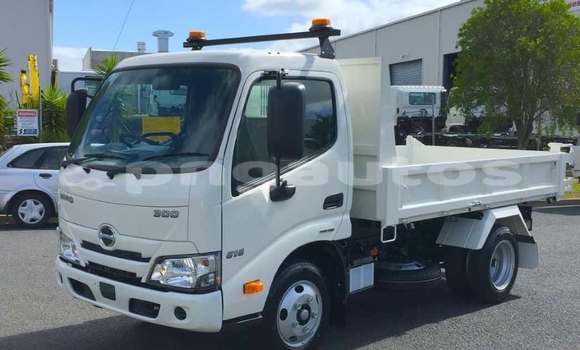 Buy Used Hino 300 Series White Truck in Lae in Morobe