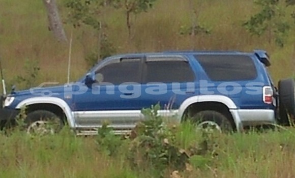 Acheter Occasion Voiture Toyota Hilux Surf Bleu à Port Moresby, National Capital District Acheter Occasion Voiture Toyota Hilux Surf Bleu à Port Moresby, National Capital District